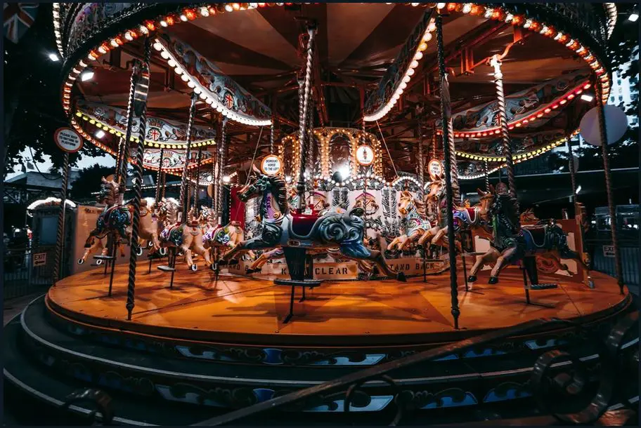 Creepy Carnival room